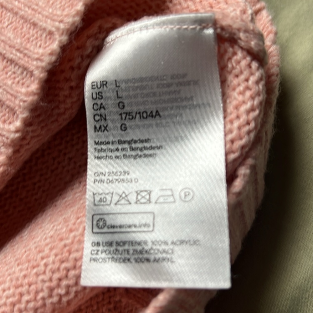 H&M women’s pink crewneck-soft yarn. Size Large. - Picture 3 of 4